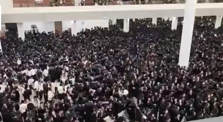 ריקודי חסידי גור בסיום אמירת הסליחות