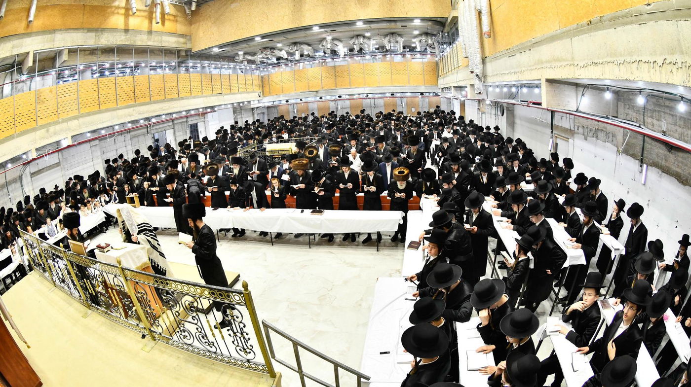 סליחות ראשונות בחצה"ק מודז'יץ