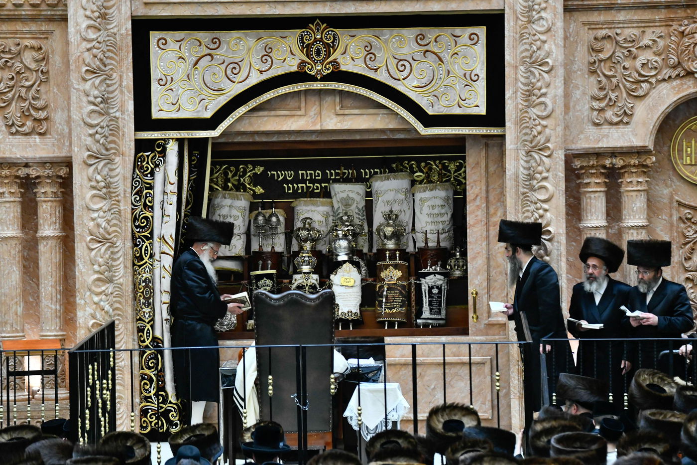 סליחות ראשונות בחצה"ק ויז'ניץ