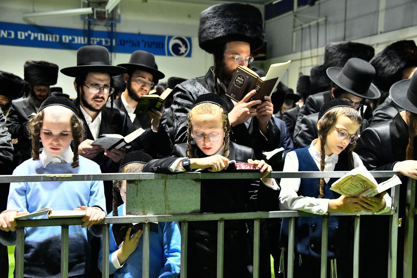 סליחות ראשונות בחצה"ק אלכסנדר