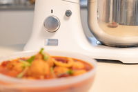 מסע של זיכרון וגעגוע - עם מתכונים שמחזירים אותנו הביתה.