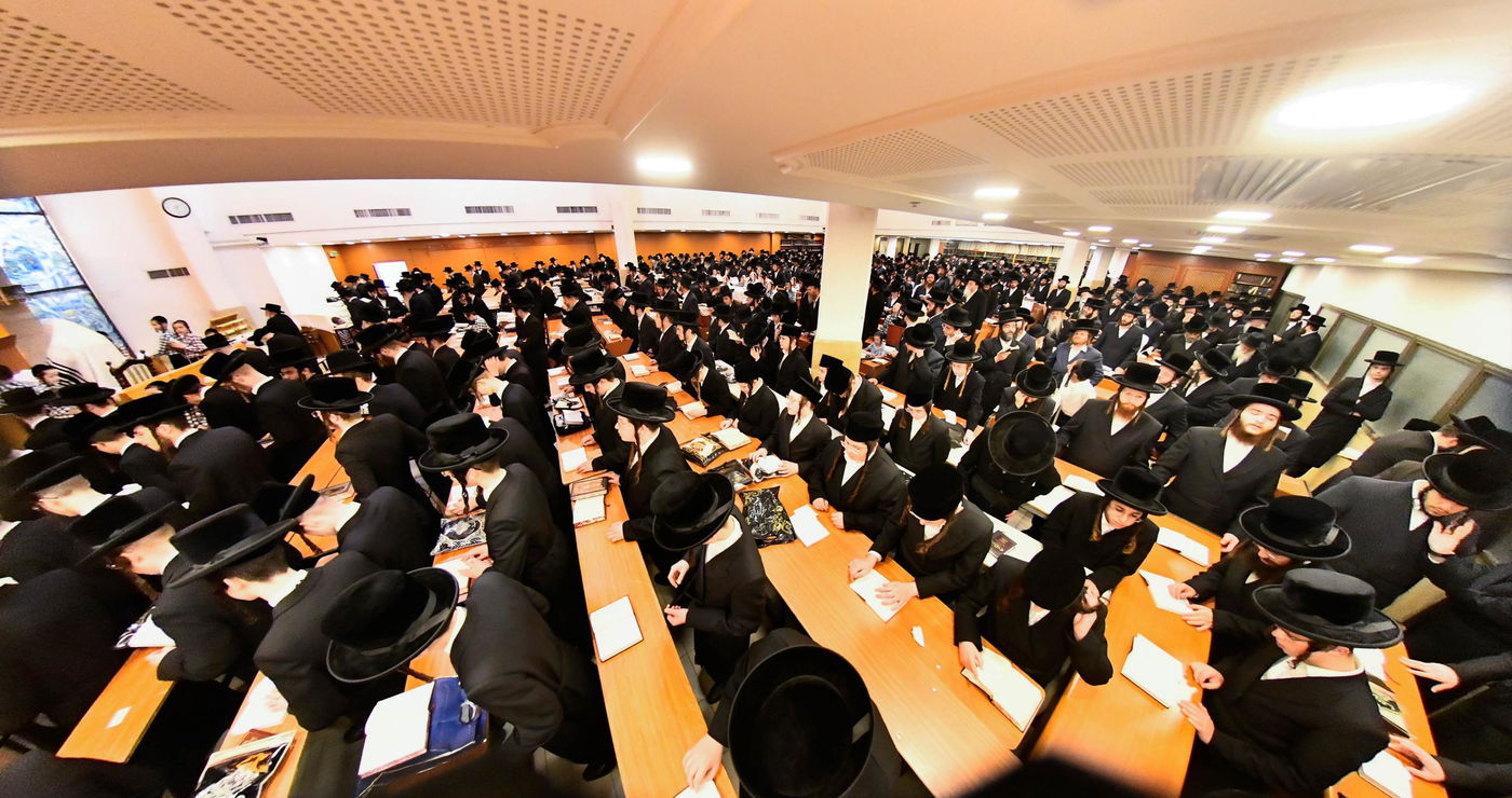 סליחות ראשונות בחצה"ק נדבורנה