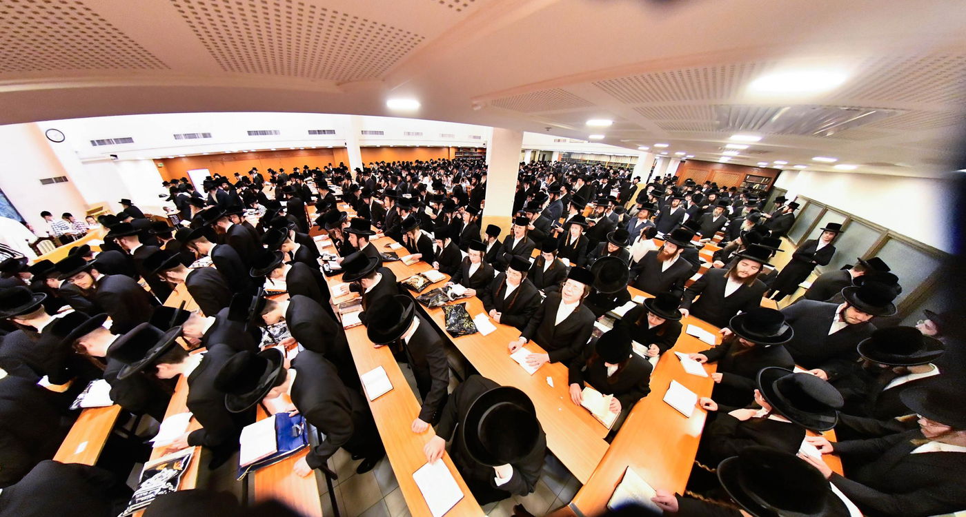 סליחות ראשונות בחצה"ק נדבורנה