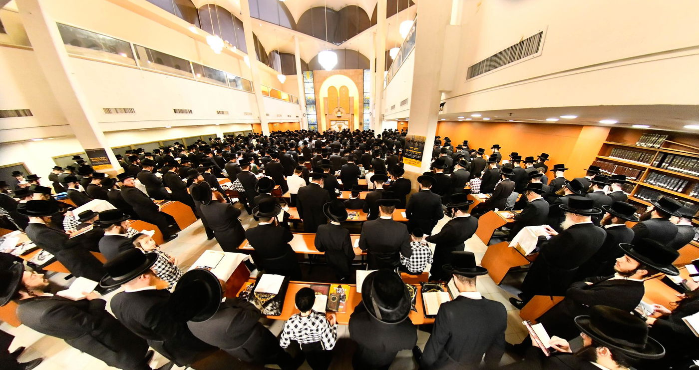 סליחות ראשונות בחצה"ק נדבורנה