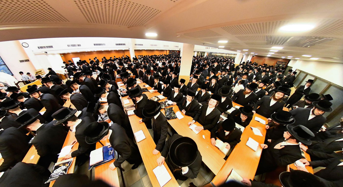 סליחות ראשונות בחצה"ק נדבורנה