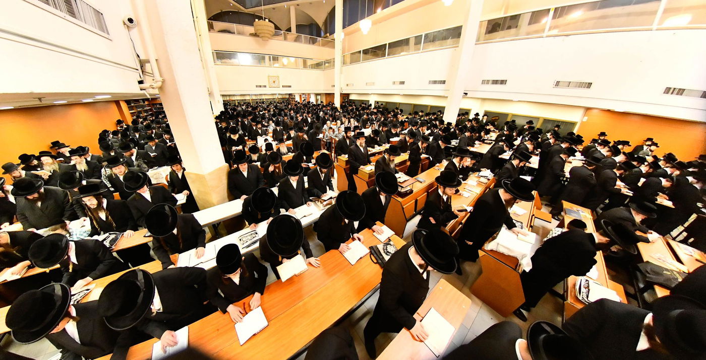 סליחות ראשונות בחצה"ק נדבורנה