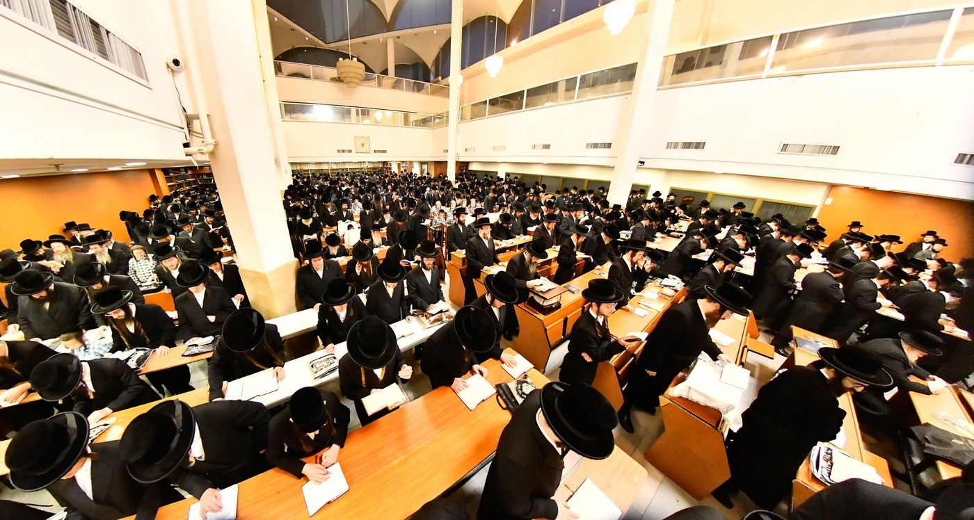 סליחות ראשונות בחצה"ק נדבורנה