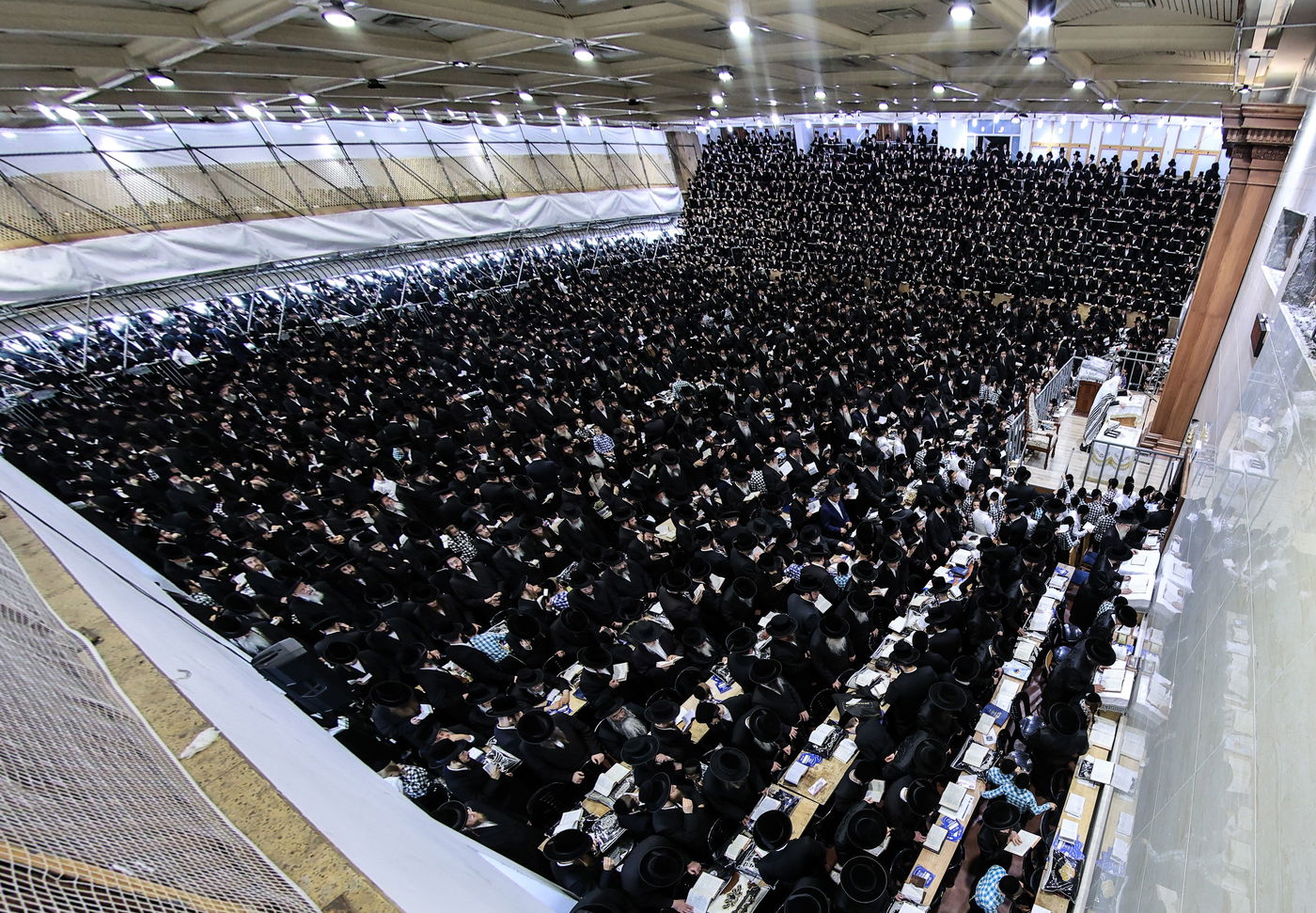 א' דסליחות בחצה"ק צאנז