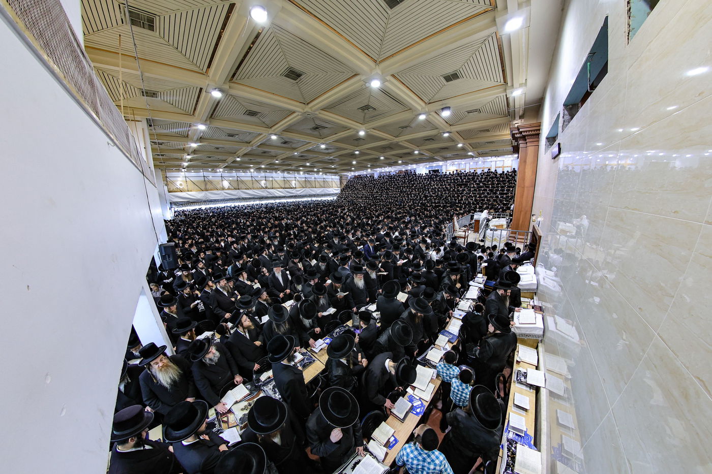 א' דסליחות בחצה"ק צאנז