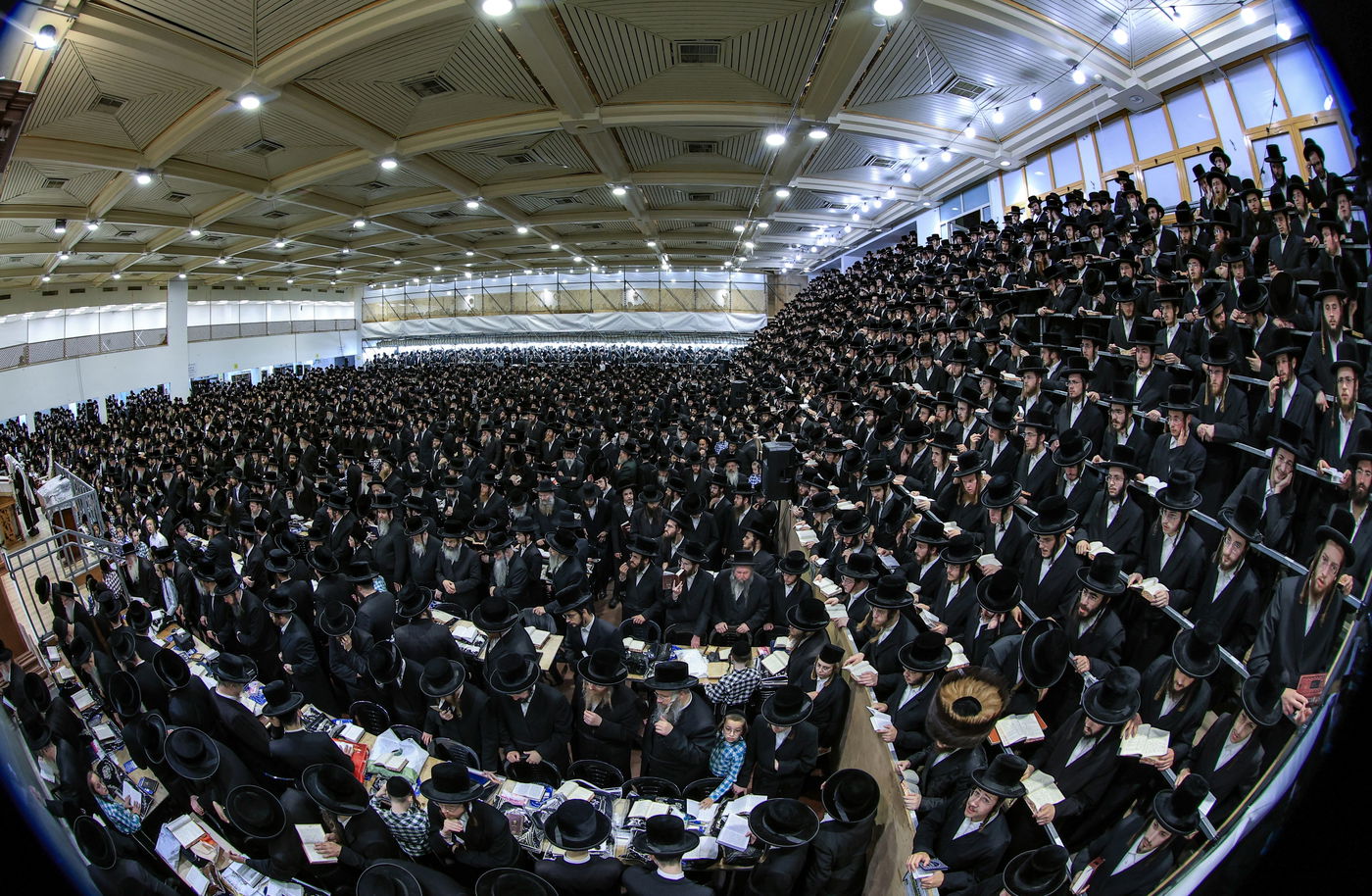 א' דסליחות בחצה"ק צאנז