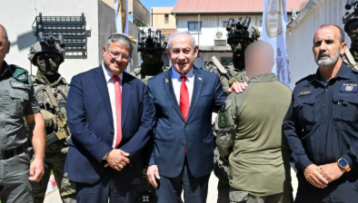 הלוחם החשאי הצטלם 'הפוך' ליד נתניהו ובן גביר | הציטוטים מהישיבה