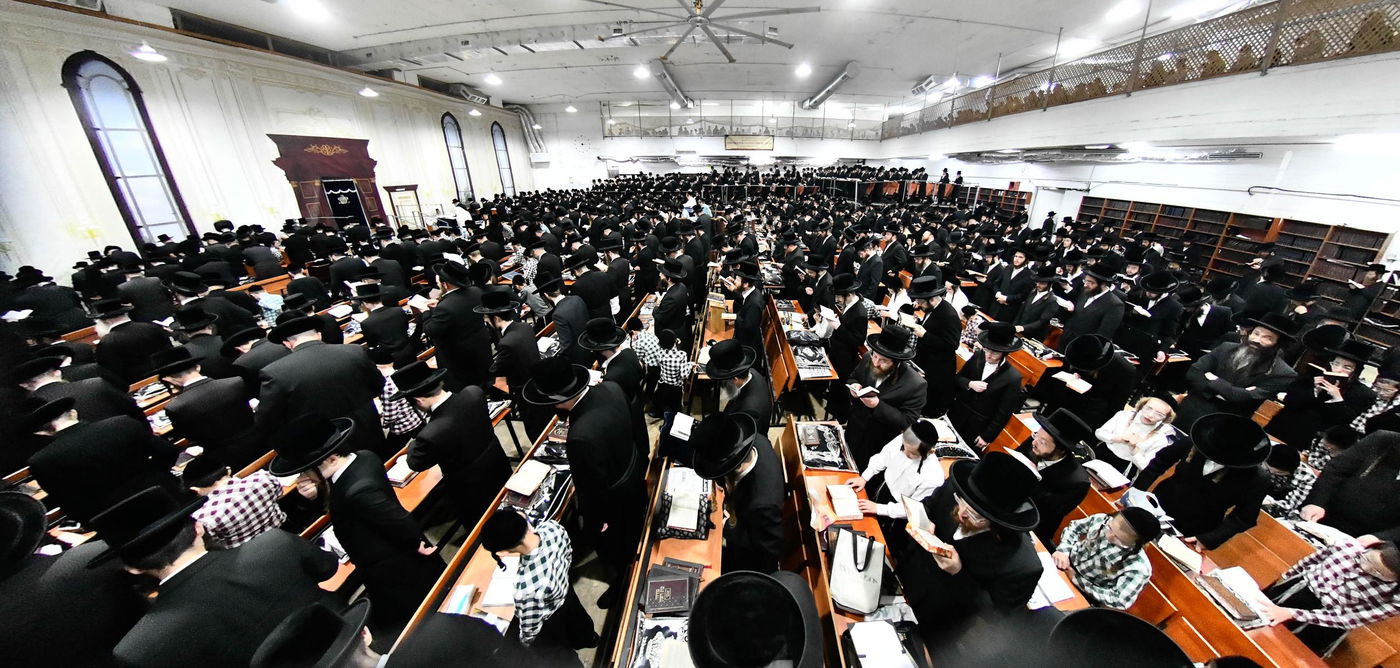 סליחות ראשונות בחצה"ק מכנובקא בעלזא