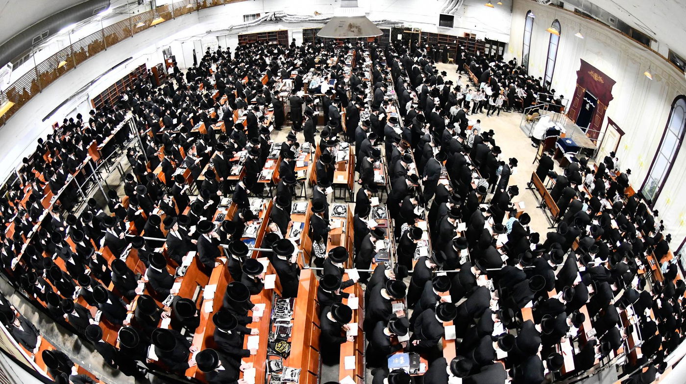 סליחות ראשונות בחצה"ק מכנובקא בעלזא