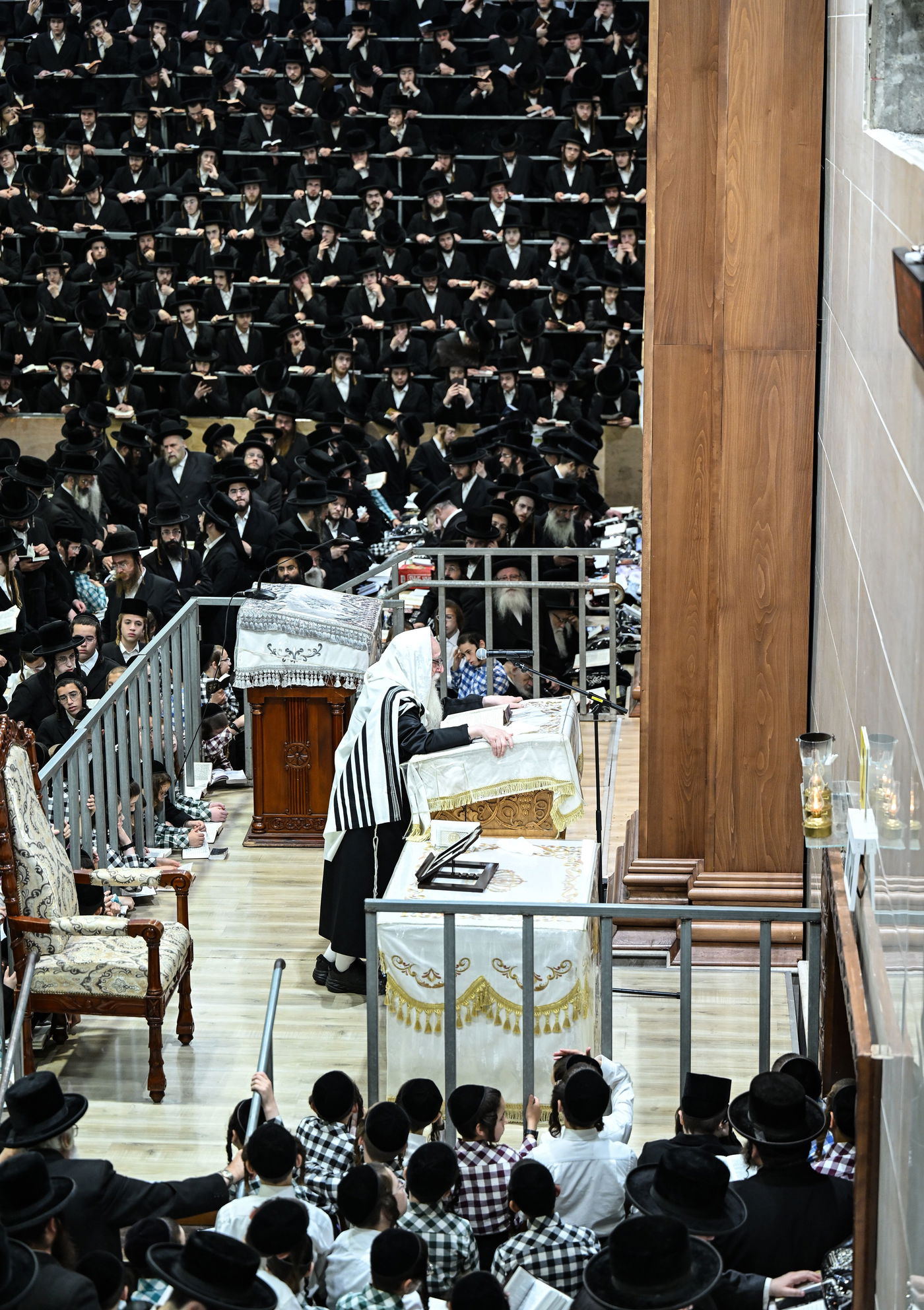 א' דסליחות בחצה"ק צאנז