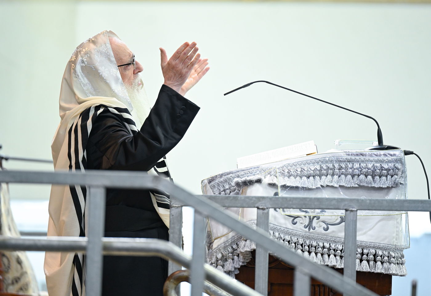 א' דסליחות בחצה"ק צאנז