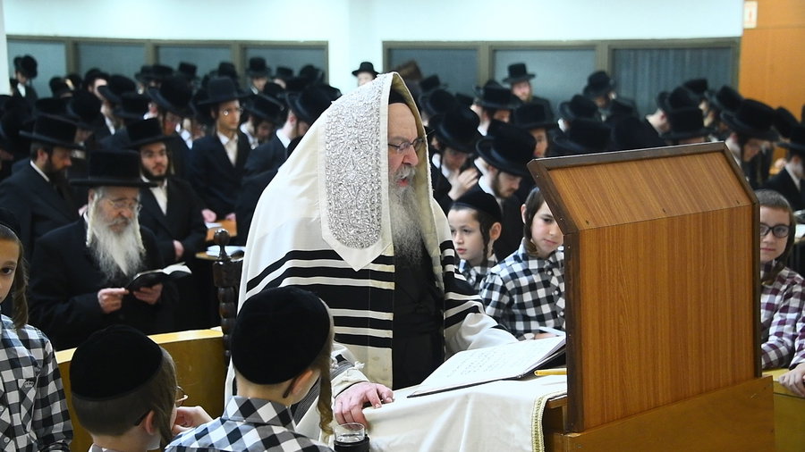 סליחות ראשונות בחצה"ק נדבורנה