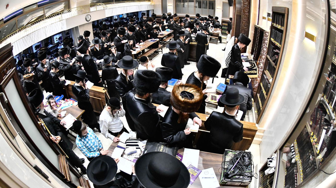 סליחות ראשונות בחצה"ק אלכסנדר ארה"ב