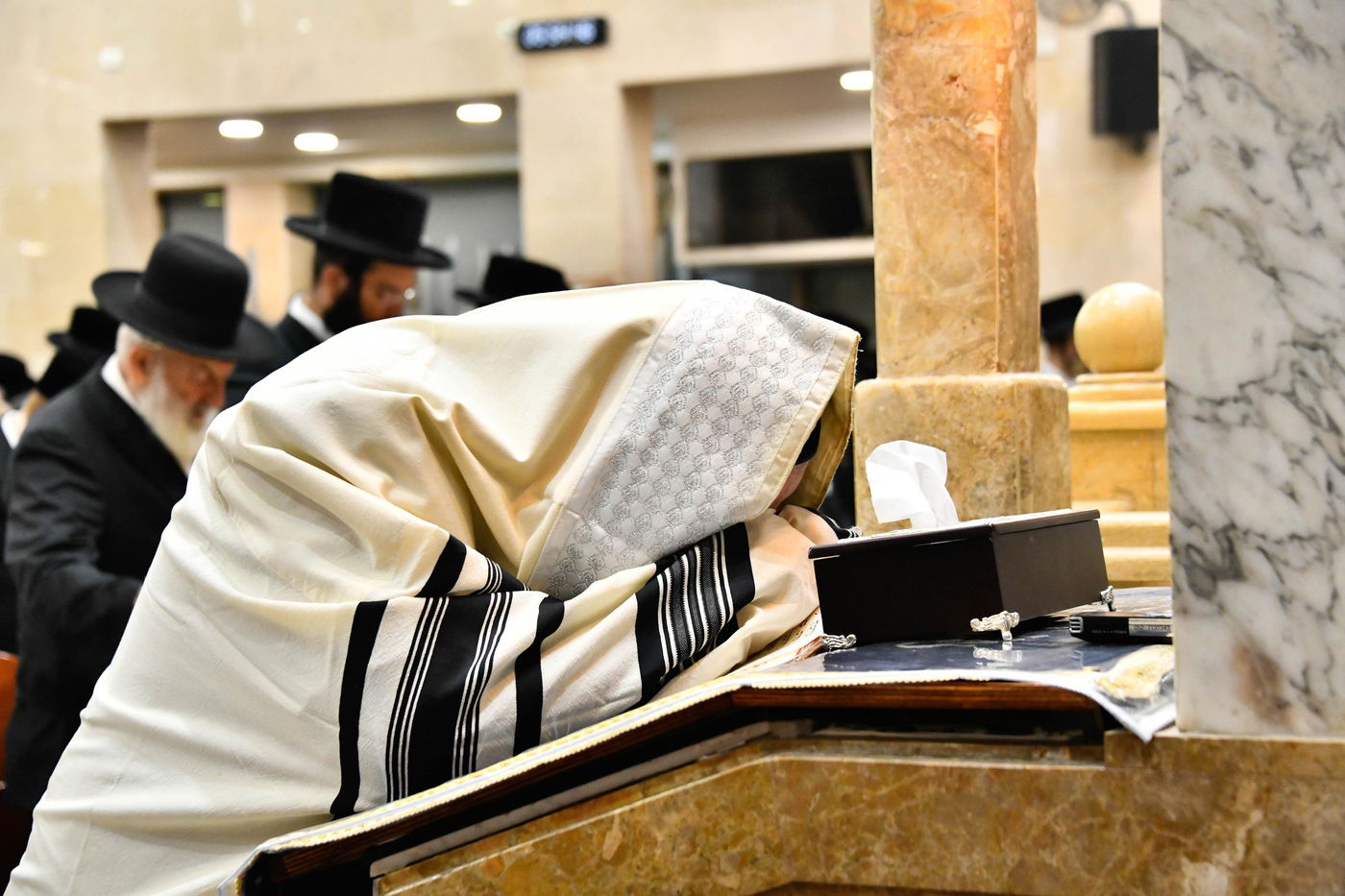 סליחות ראשונות בחצה"ק שבט הלוי