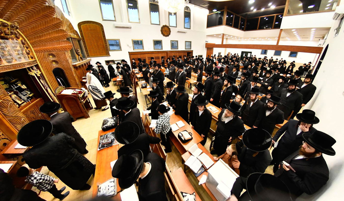 סליחות ראשונות בחצה"ק פרמישלאן