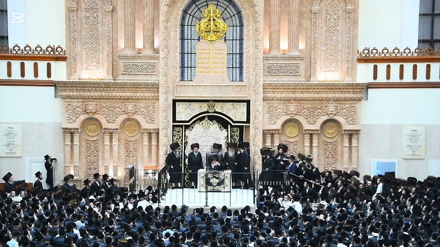 סליחות ראשונות בחצה"ק ויז'ניץ 