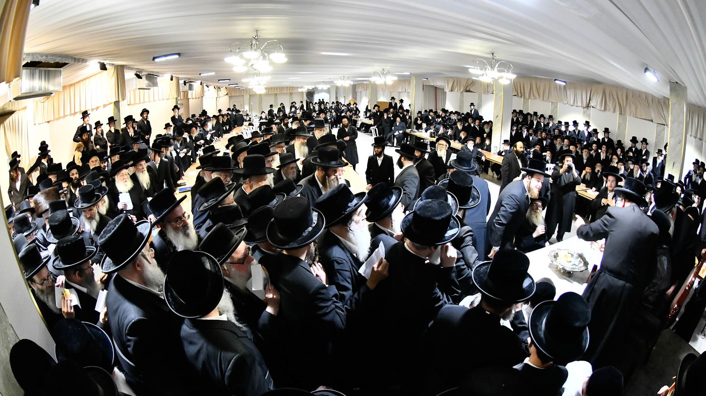 האדמו"ר מויז'ניץ בקבלת קהל לפני הימים הנוראים