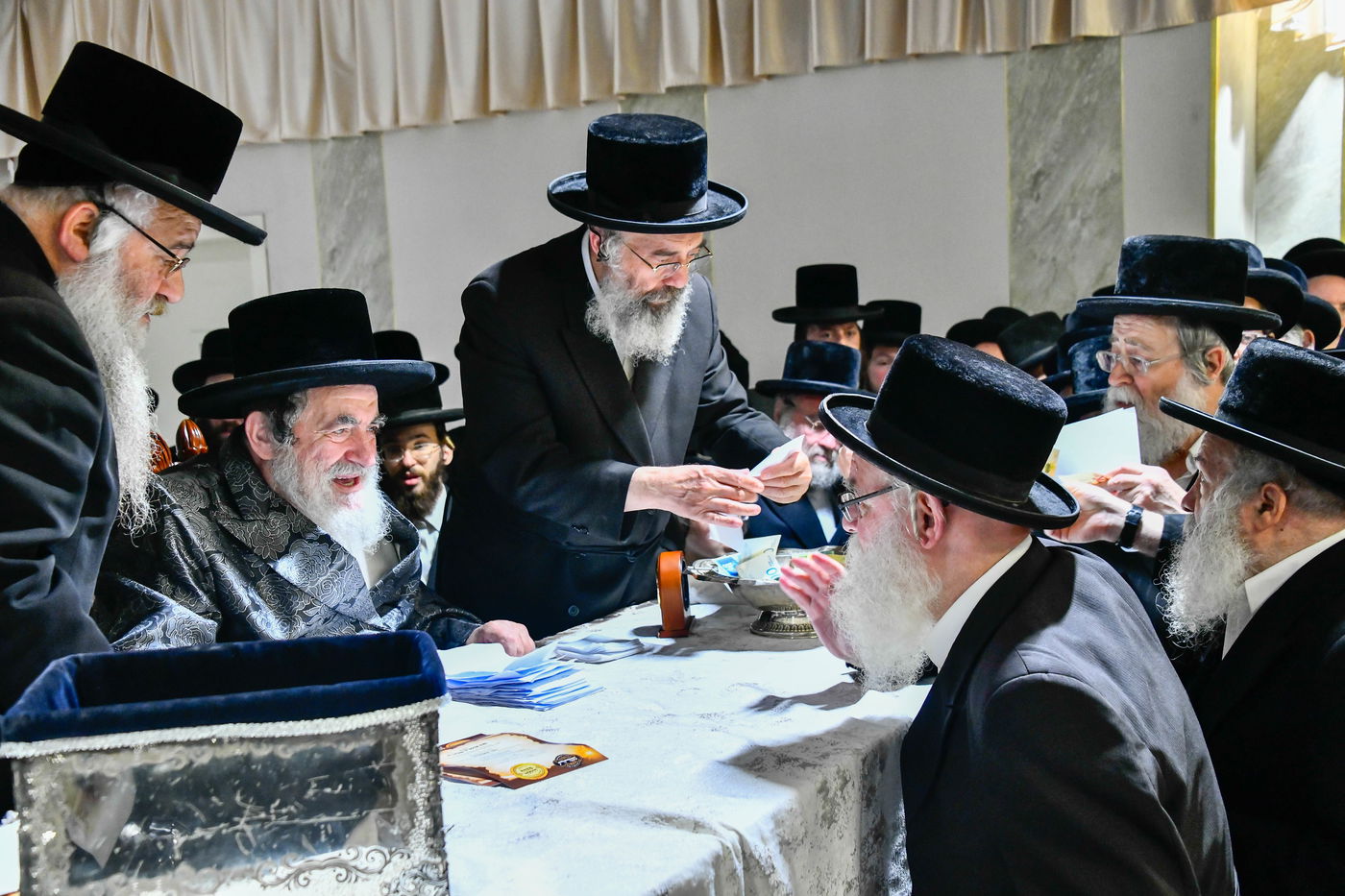 האדמו"ר מויז'ניץ בקבלת קהל לפני הימים הנוראים