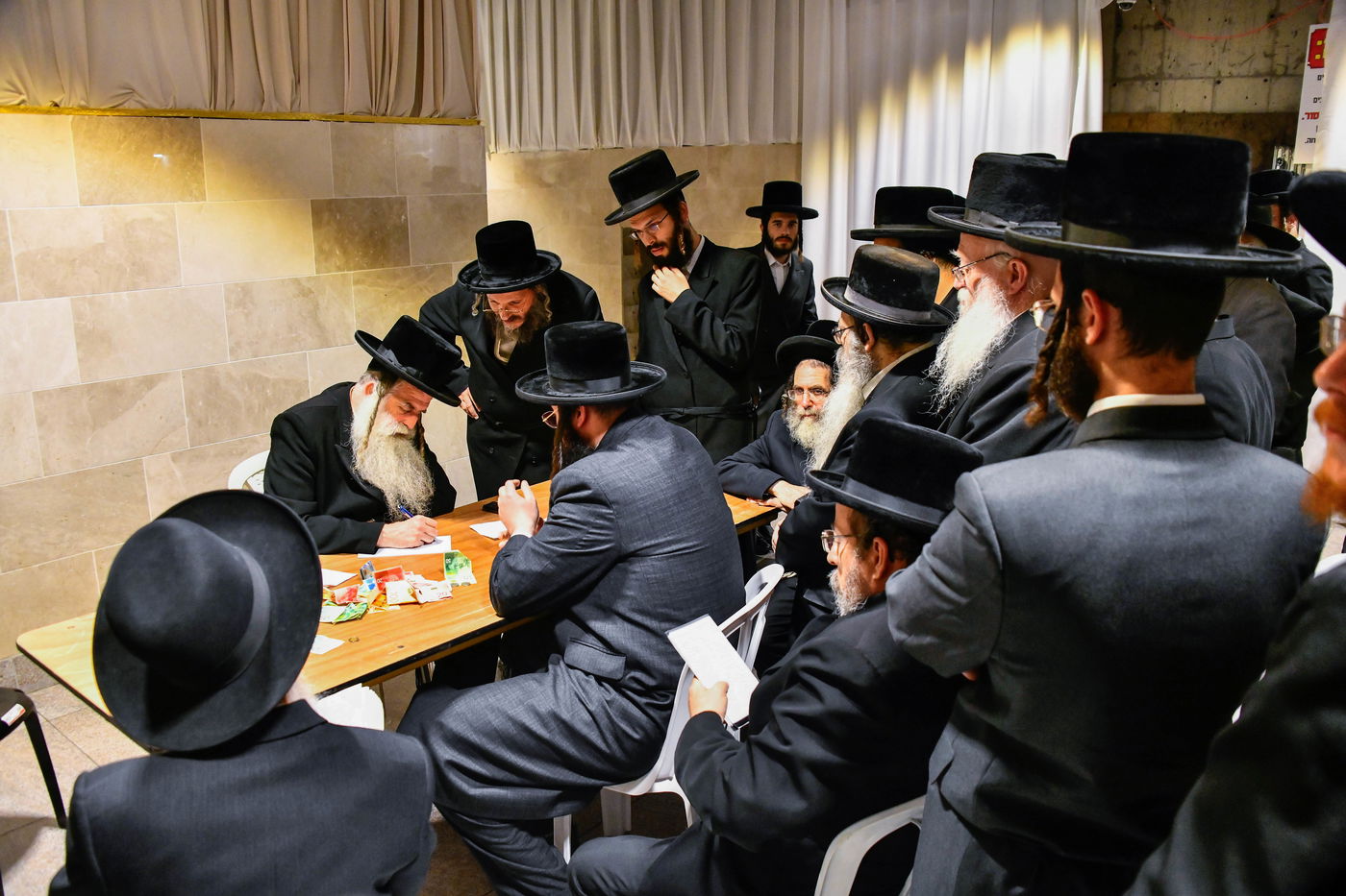 האדמו"ר מויז'ניץ בקבלת קהל לפני הימים הנוראים