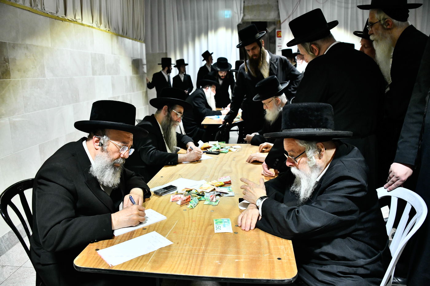 האדמו"ר מויז'ניץ בקבלת קהל לפני הימים הנוראים