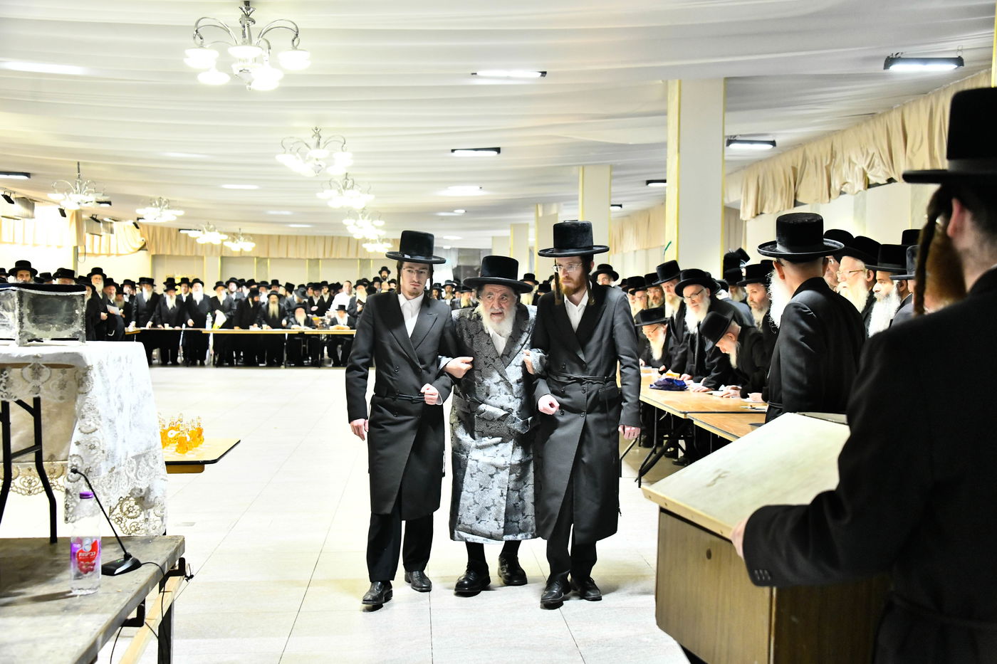 האדמו"ר מויז'ניץ בקבלת קהל לפני הימים הנוראים