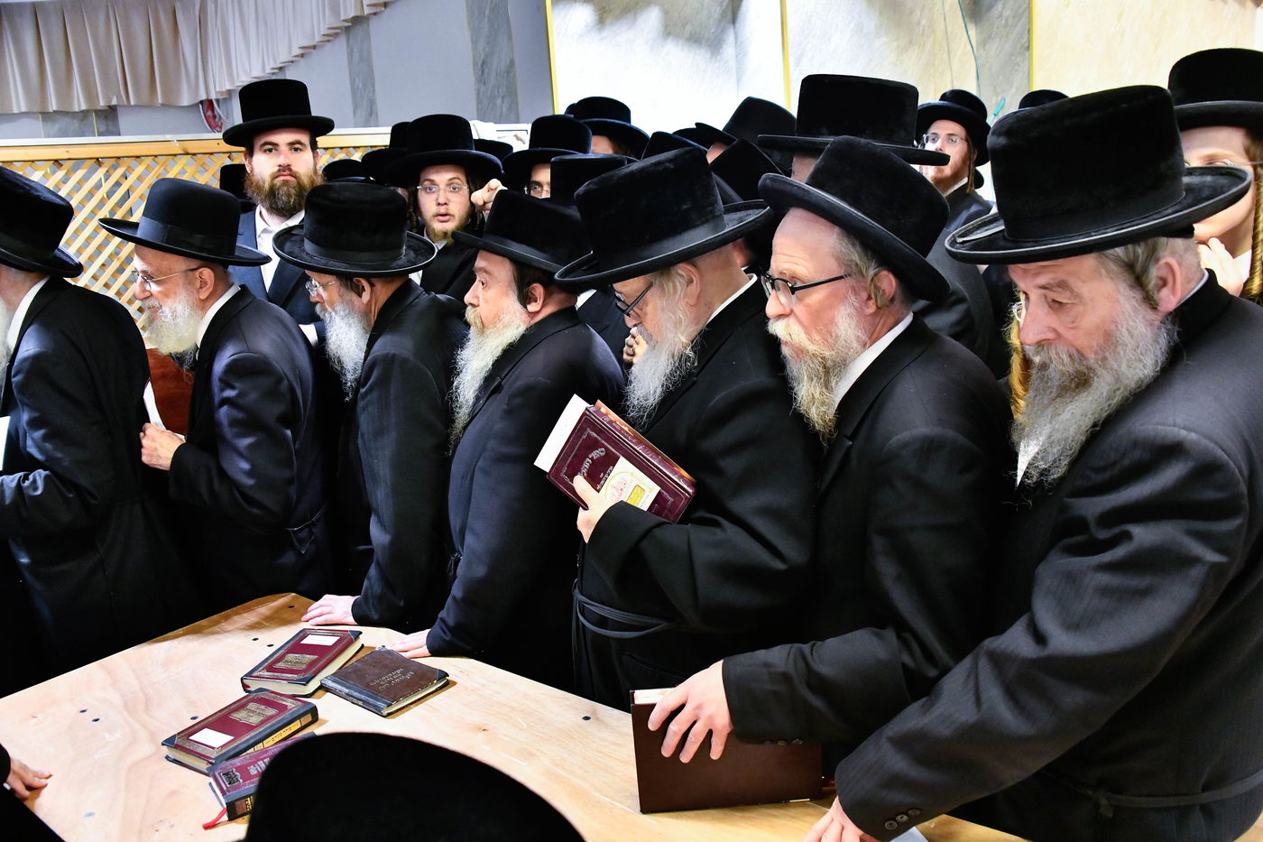 האדמו"ר מויז'ניץ בקבלת קהל לפני הימים הנוראים