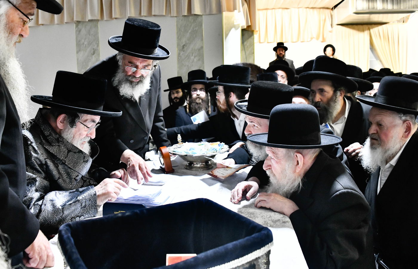 האדמו"ר מויז'ניץ בקבלת קהל לפני הימים הנוראים