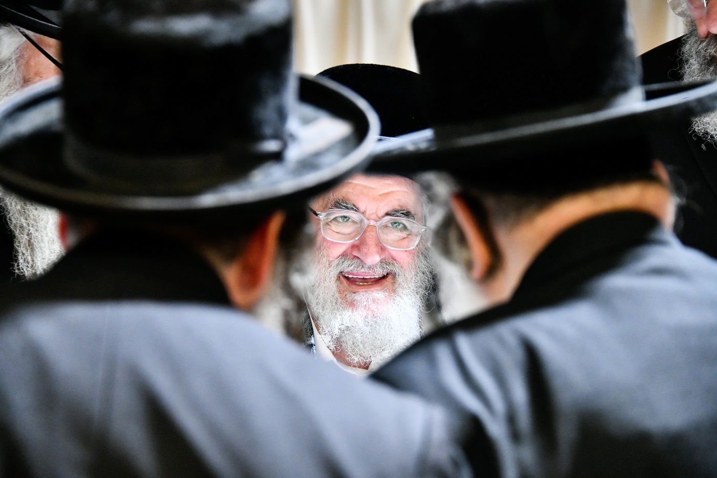 האדמו"ר מויז'ניץ בקבלת קהל לפני הימים הנוראים