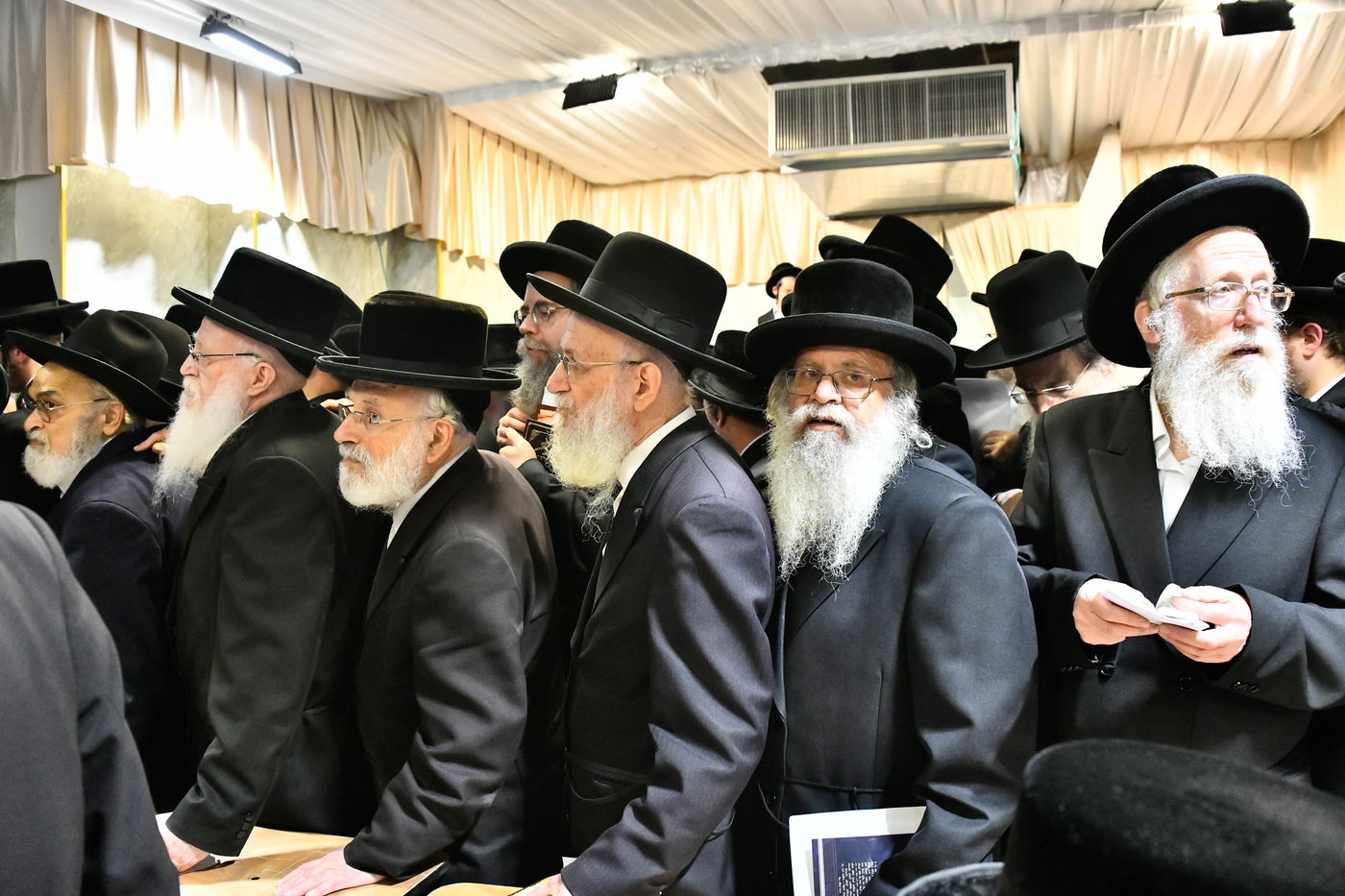 האדמו"ר מויז'ניץ בקבלת קהל לפני הימים הנוראים