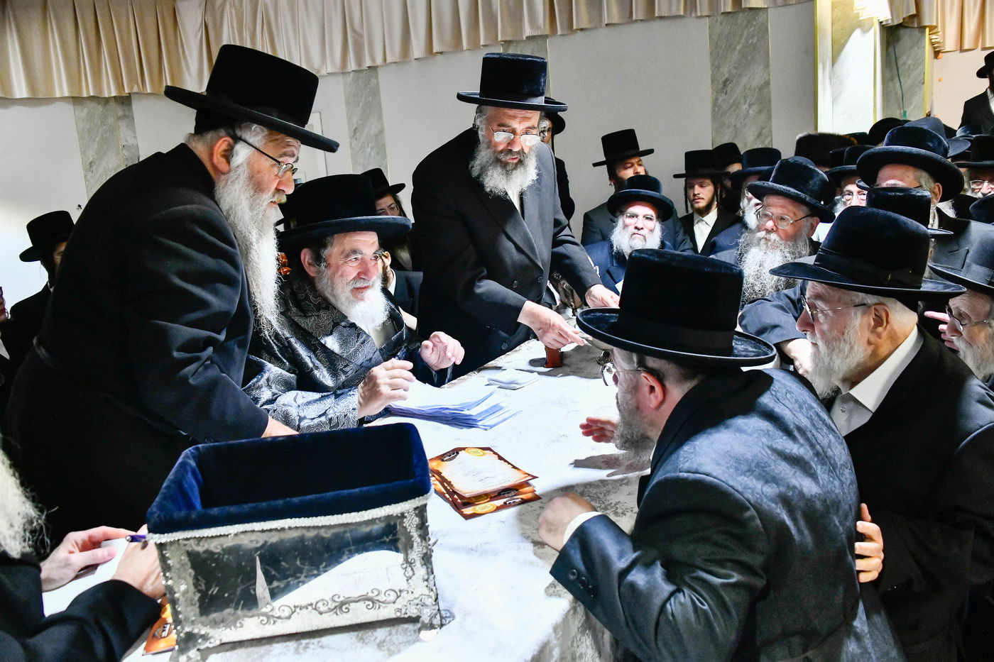 האדמו"ר מויז'ניץ בקבלת קהל לפני הימים הנוראים