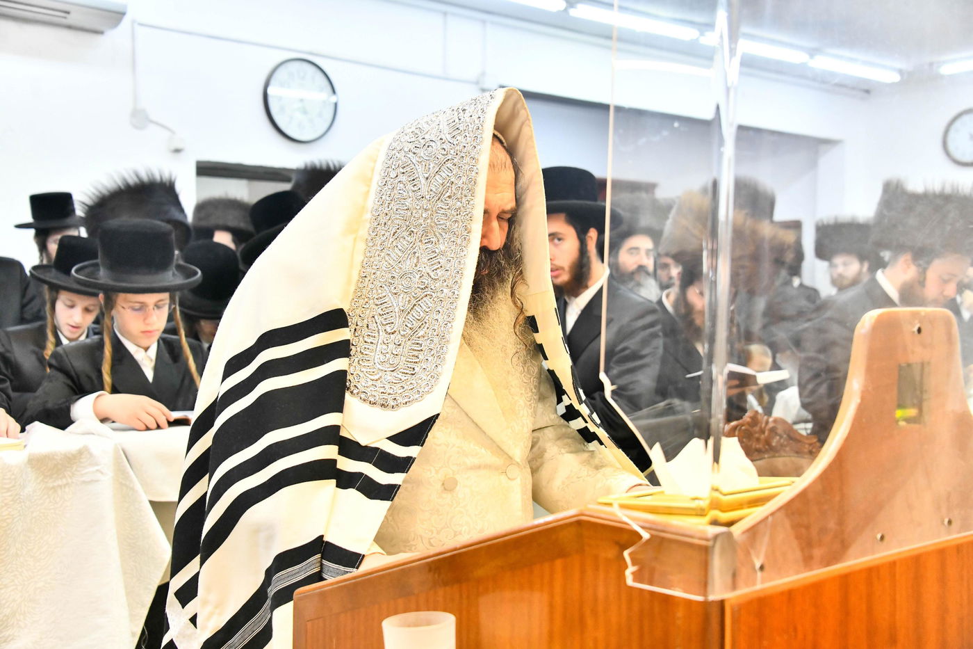 סליחות ראשונות בחצה"ק זוטשקא