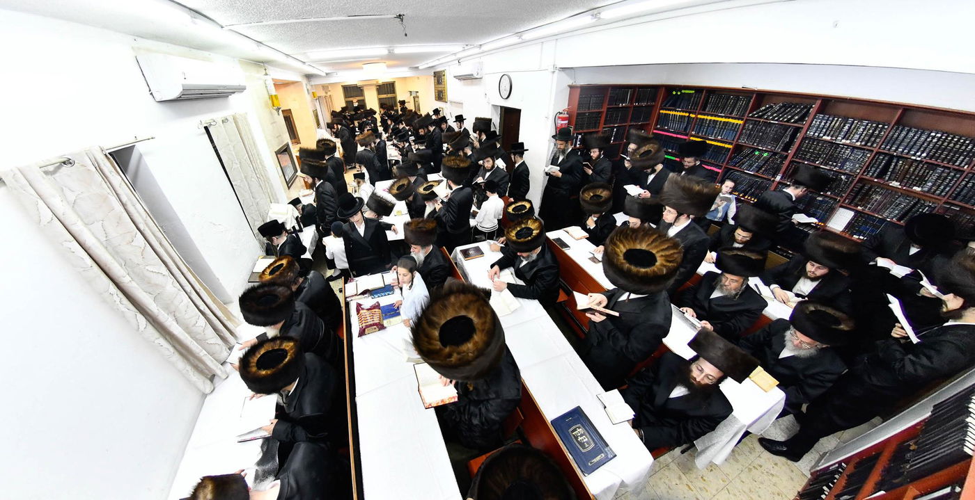 סליחות ראשונות בחצה"ק זוטשקא