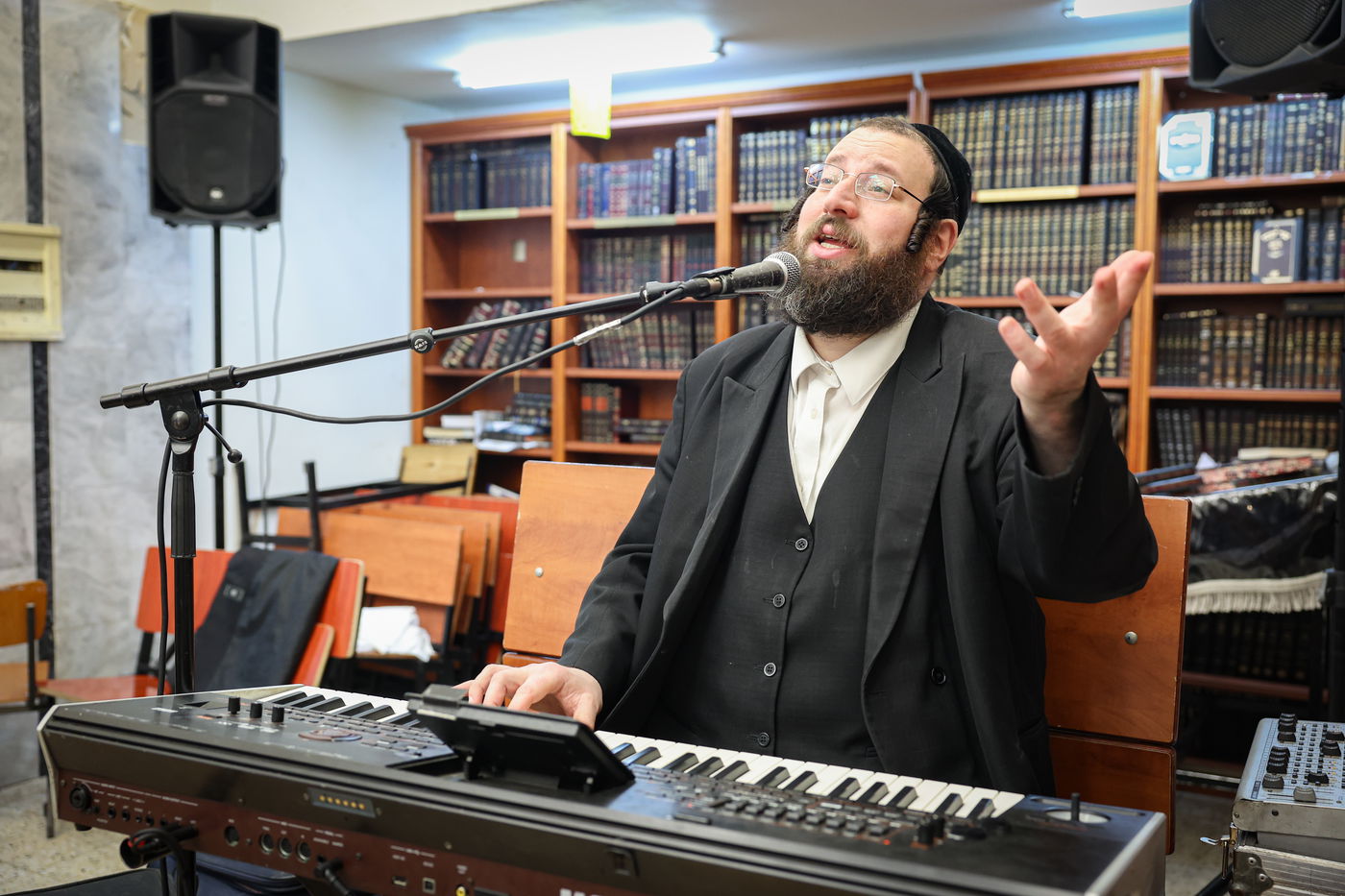 מעמד תחילת כתיבת ס"ת לישיבת מהרי"ט