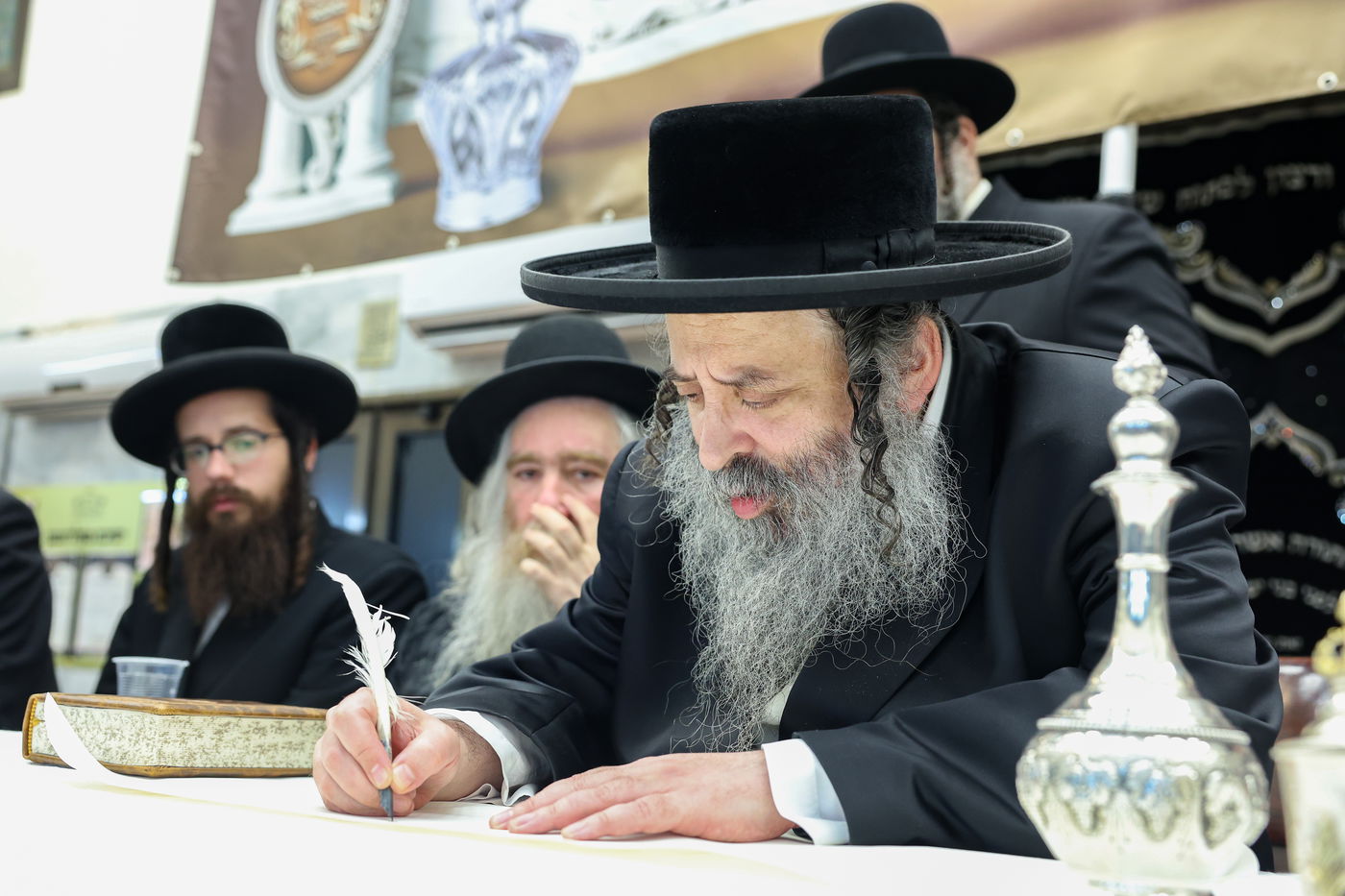 מעמד תחילת כתיבת ס"ת לישיבת מהרי"ט