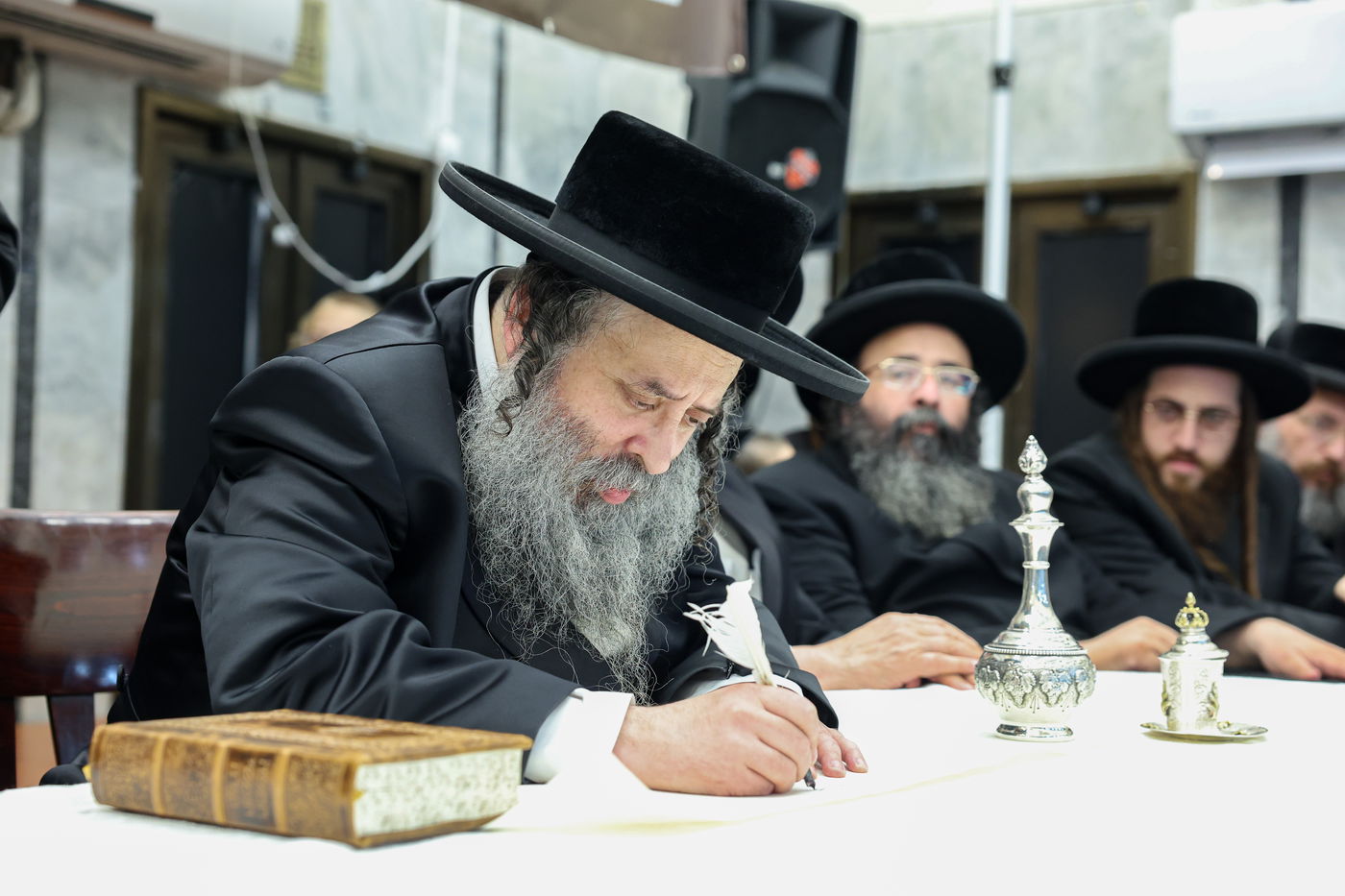 מעמד תחילת כתיבת ס"ת לישיבת מהרי"ט