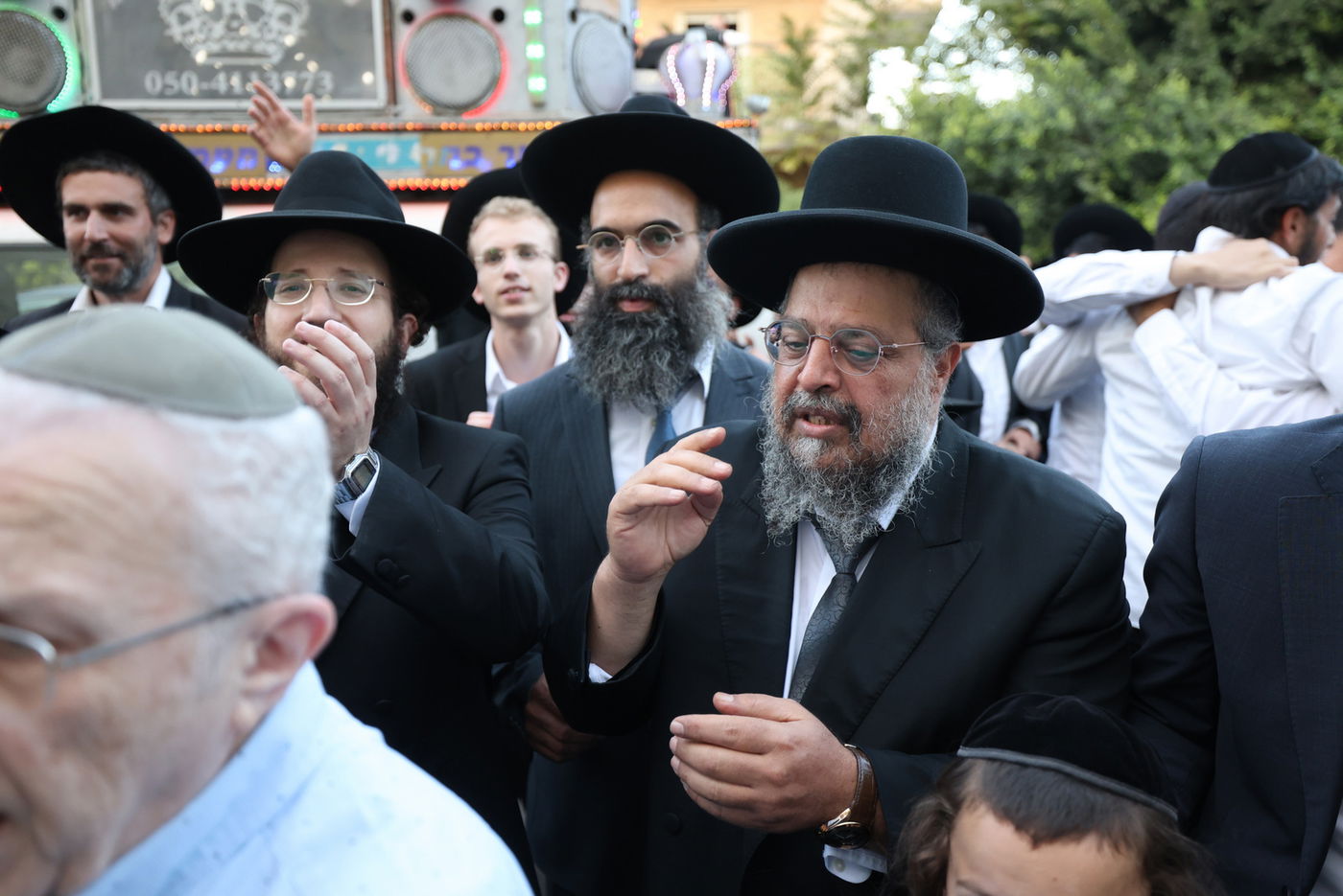 הכנסת ספר תורה לישיבת הקיבוץ