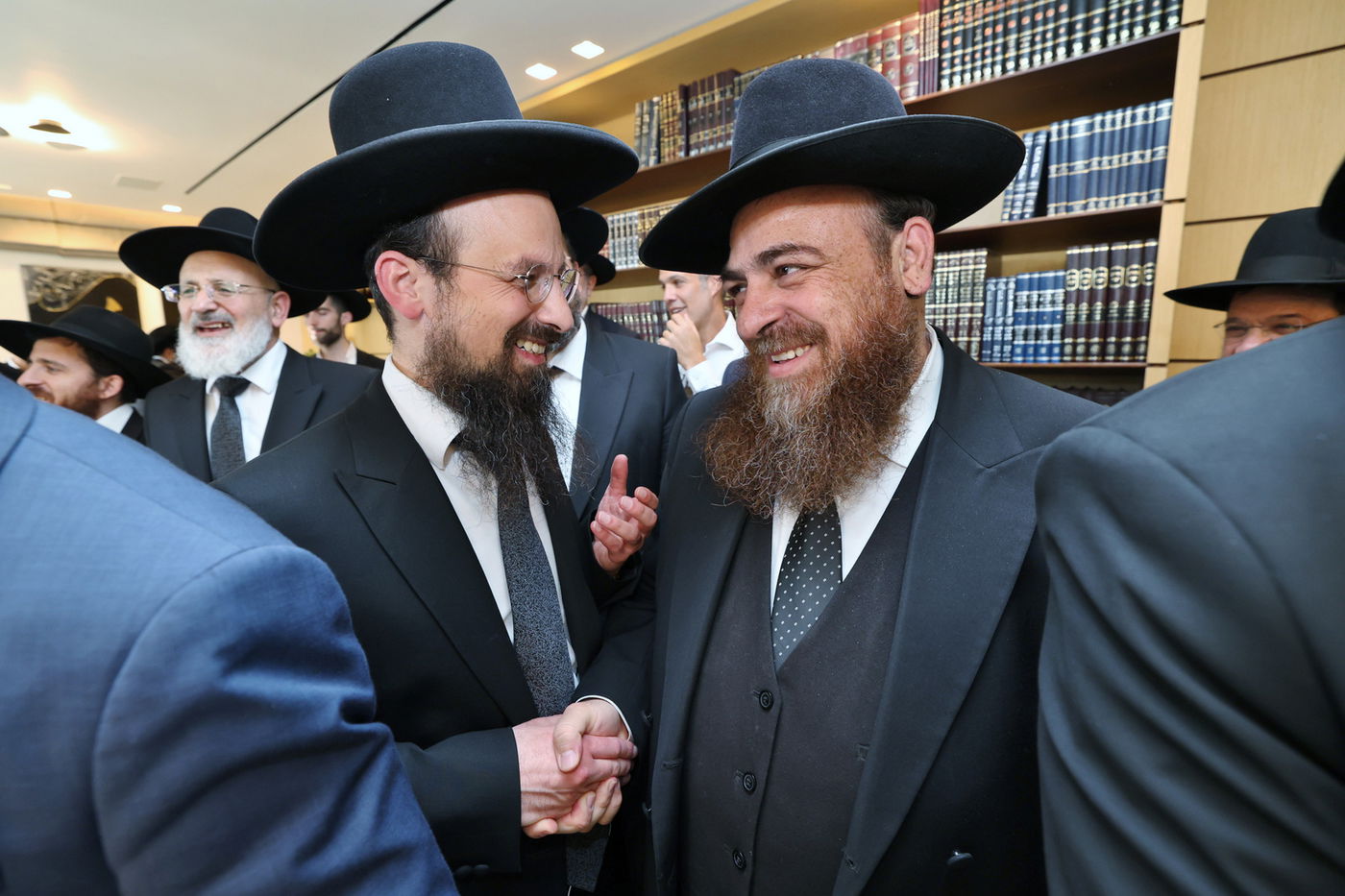 הכנסת ספר תורה לישיבת הקיבוץ