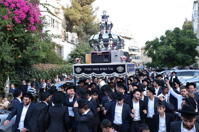 הכנסת ספר תורה לישיבת הקיבוץ