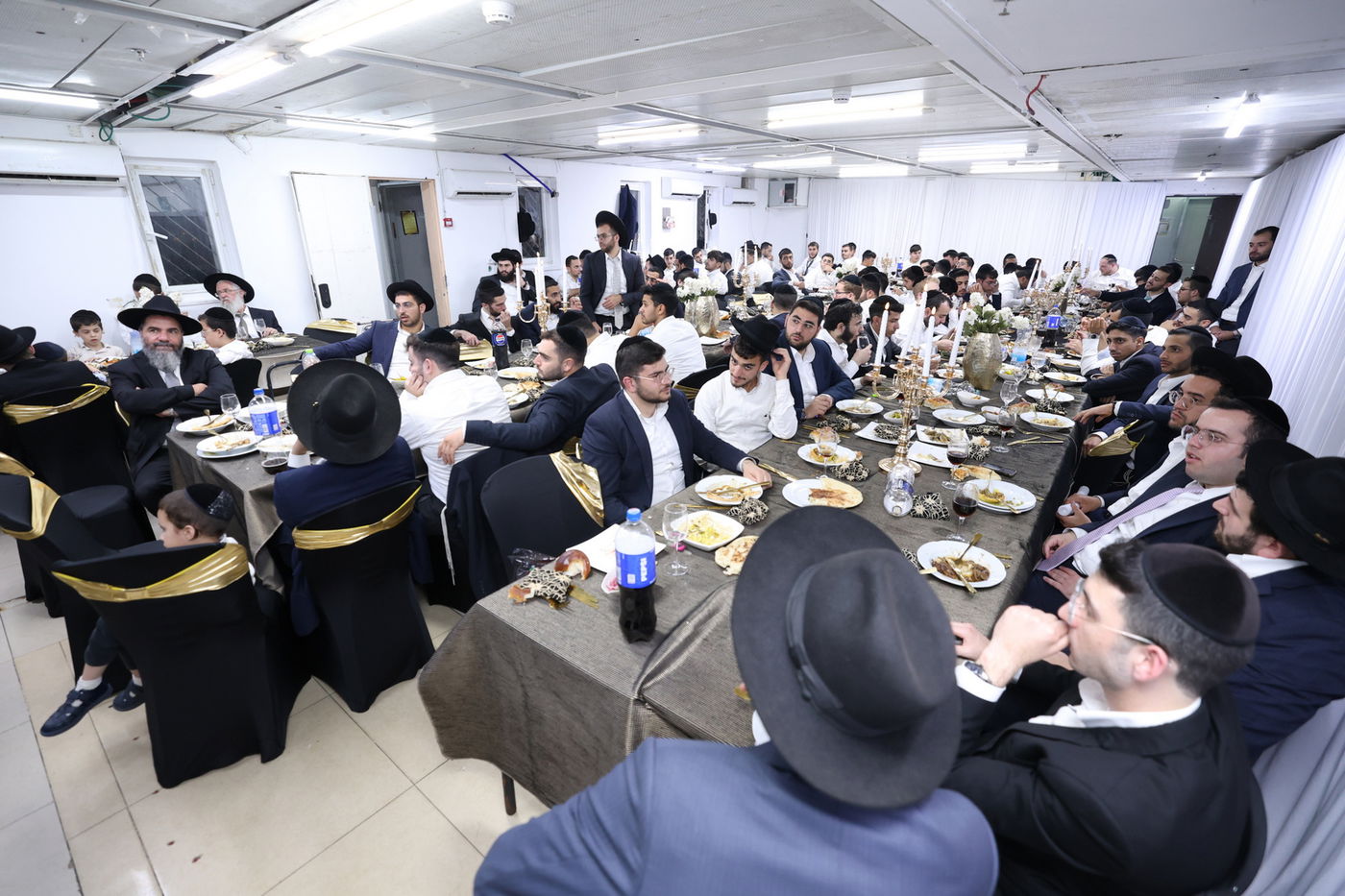 הכנסת ספר תורה לישיבת הקיבוץ