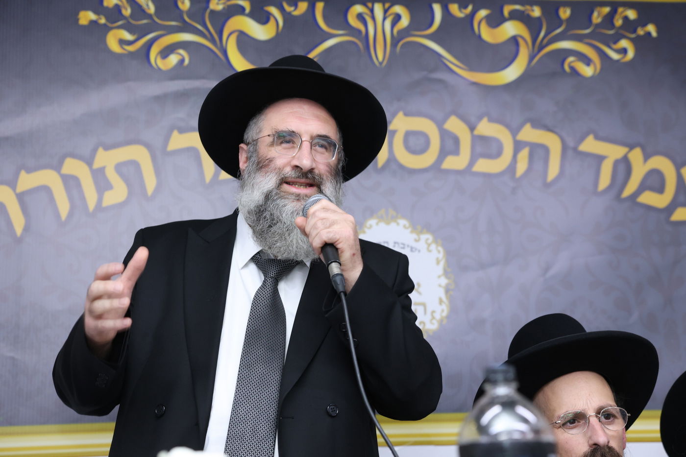 הכנסת ספר תורה לישיבת הקיבוץ