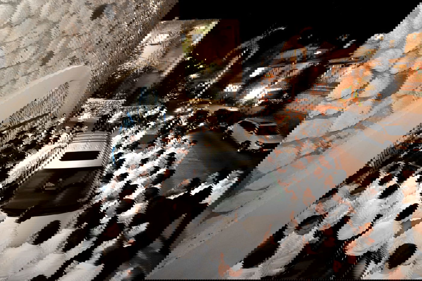 הגאון רבי דן סגל בשיחה בישיבת פוניבז'