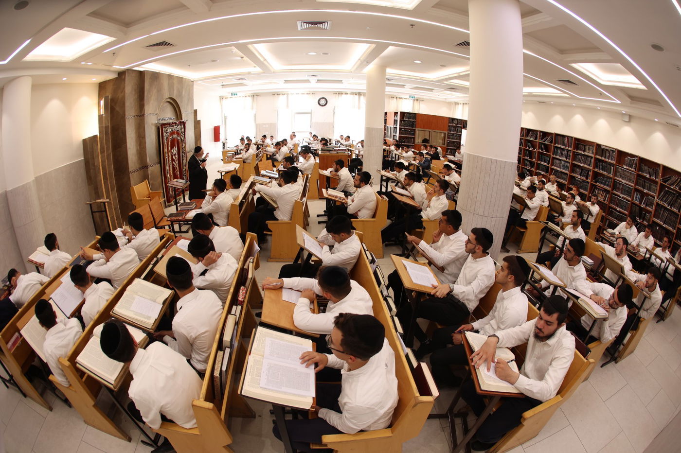 הגר"ש גבאי בשיעור כללי לזכרו של הבן איש חי בישיבת אמרי דעת