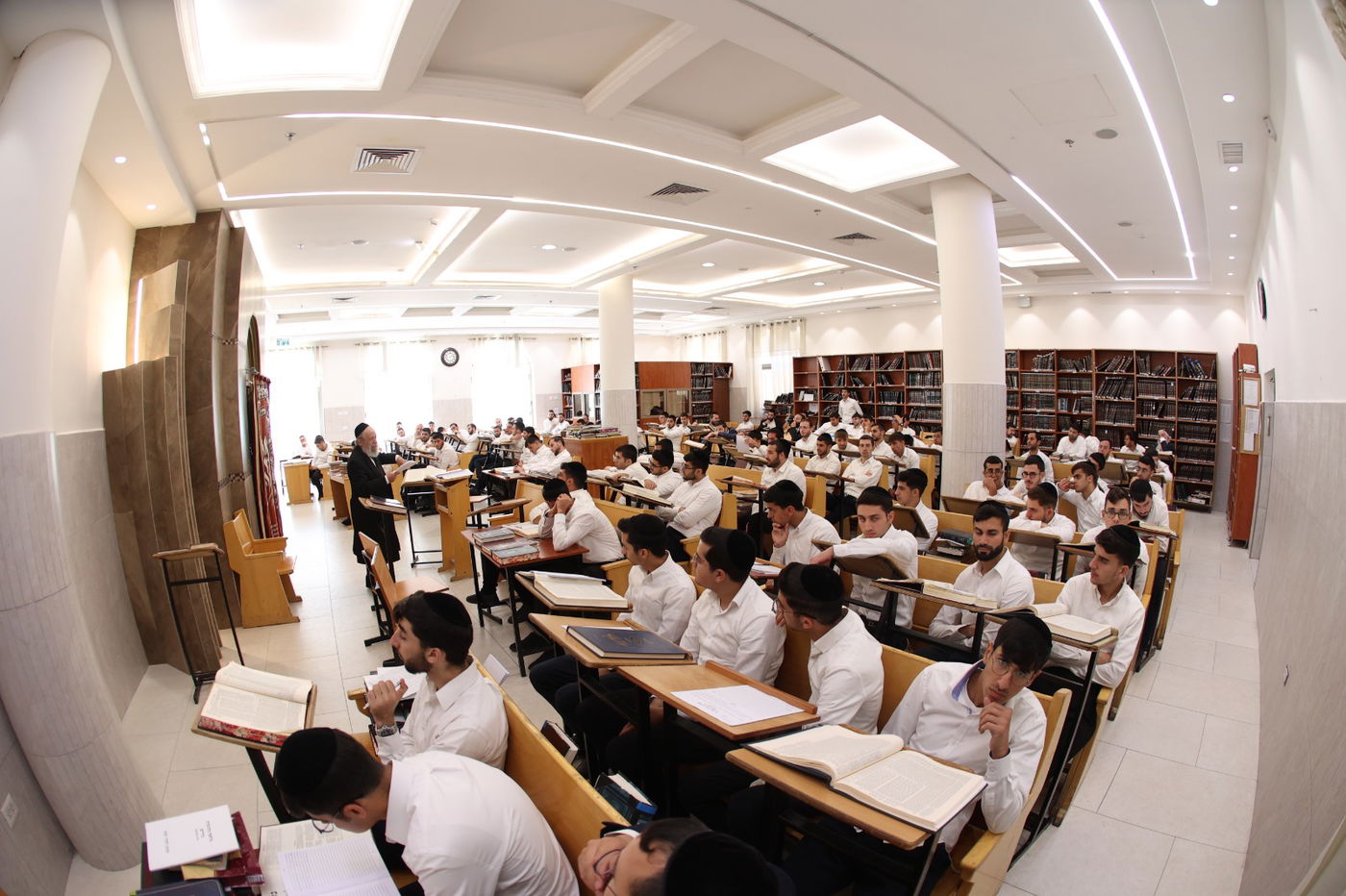 הגר"ש גבאי בשיעור כללי לזכרו של הבן איש חי בישיבת אמרי דעת