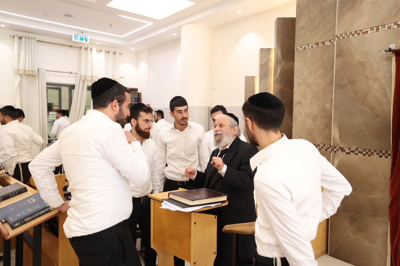 הגר"ש גבאי בשיעור כללי לזכרו של הבן איש חי בישיבת אמרי דעת