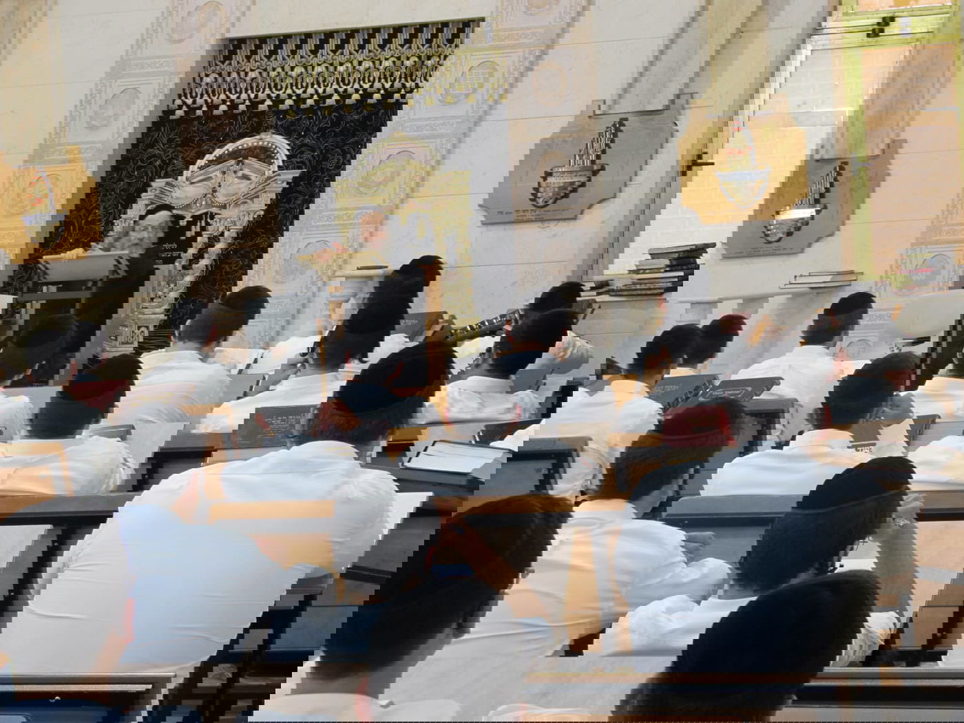 הגה"צ ר' אלימלך בידרמן בשיחת חיזוק בישיבת 'אור התלמוד'