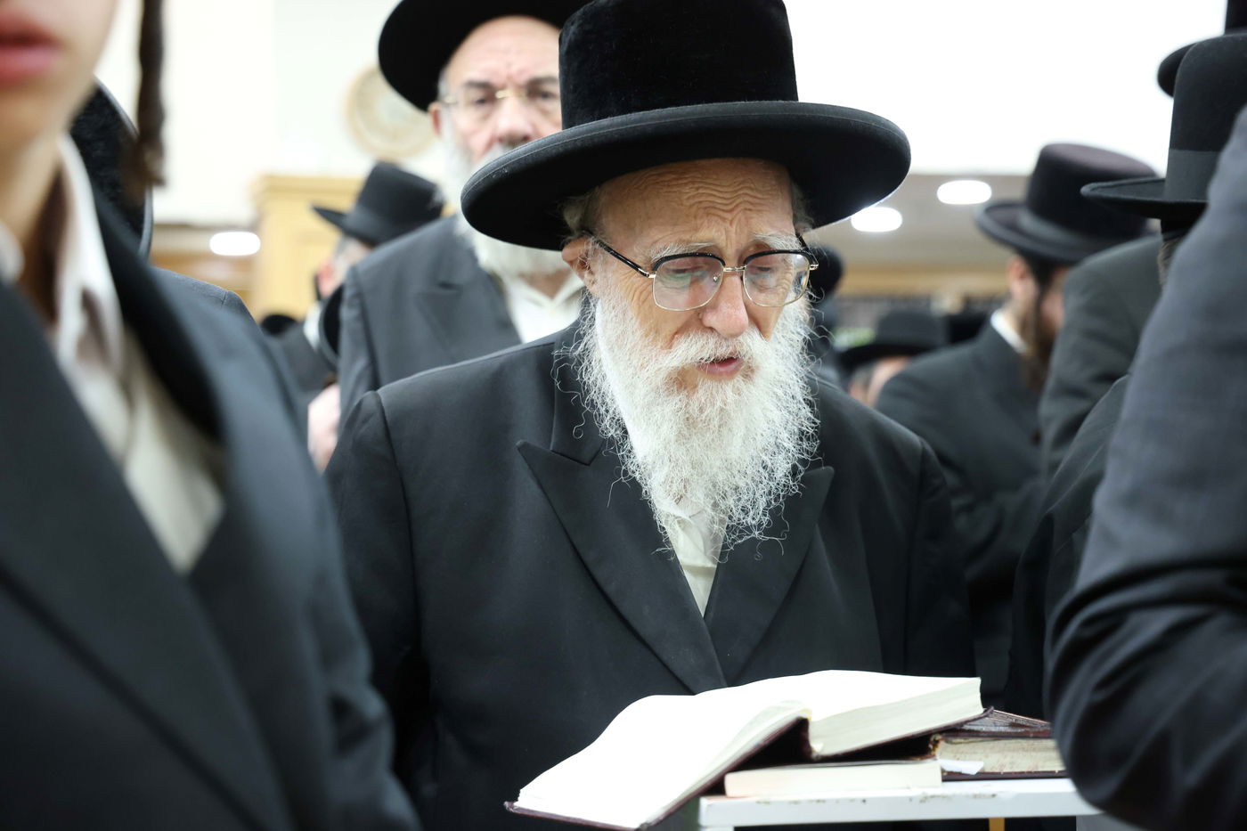 סליחות ראשונות בחצה"ק ערלוי